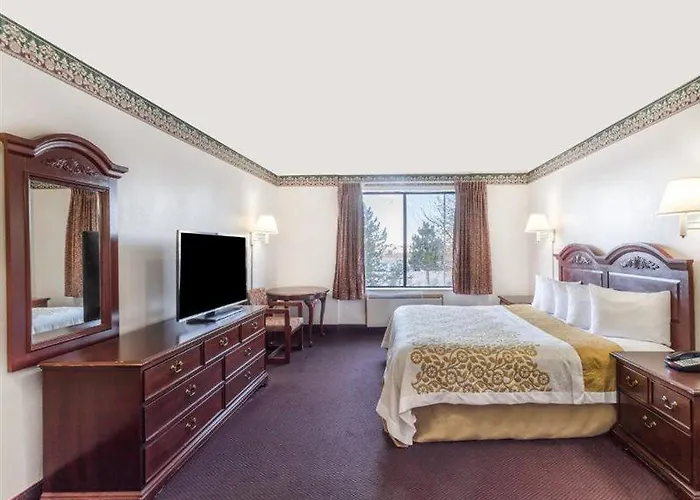 Hotel Days By Wyndham Wy Evanston